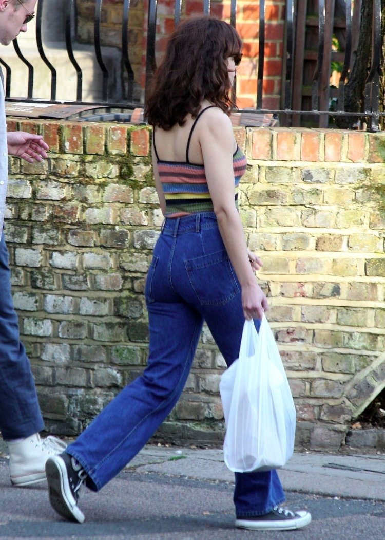 Современная любовь Оливия Кук