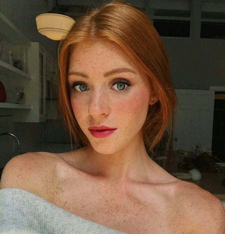 Мэделин форд с веснушками