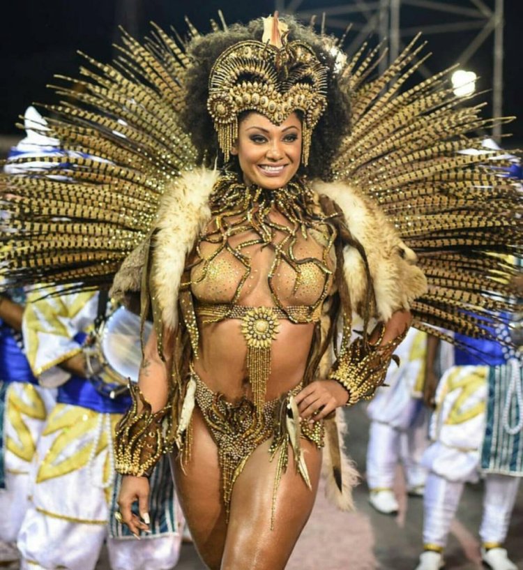 Танцовщица Тарин Лопес