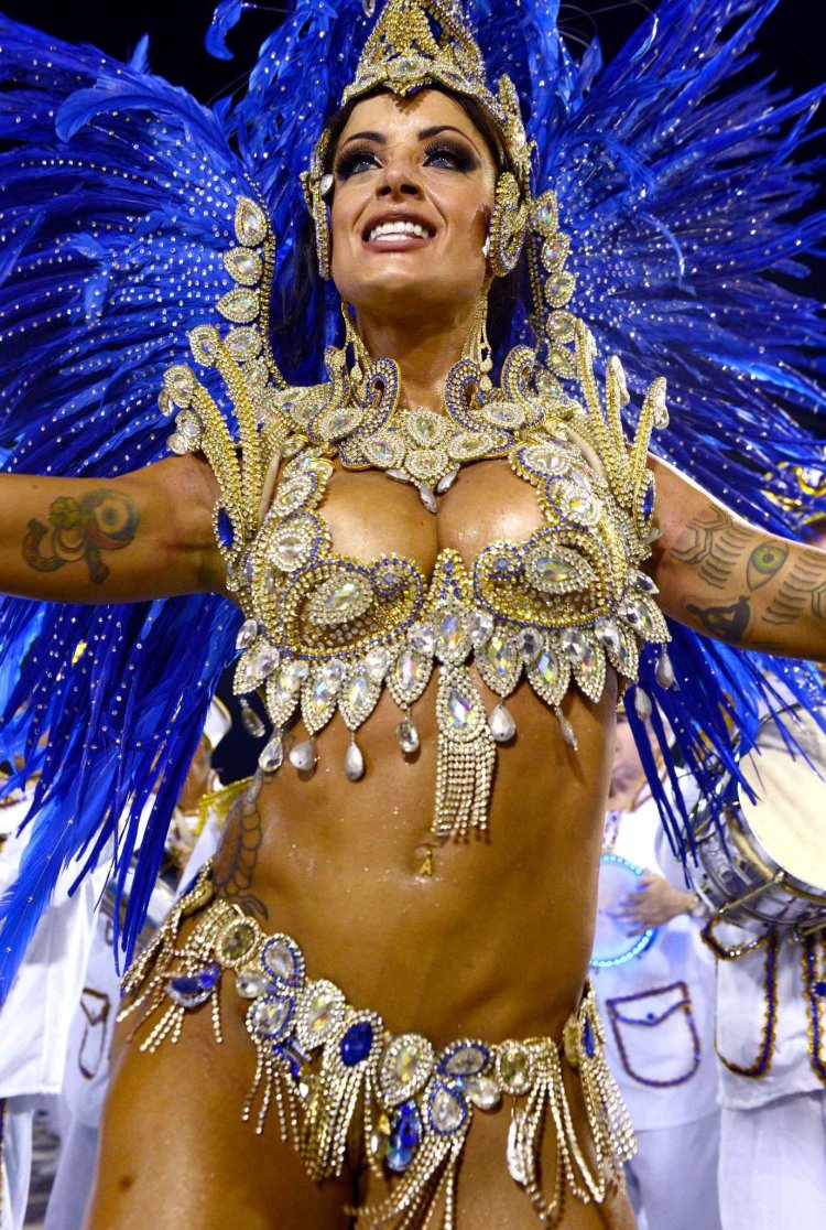 Андреа Мартинс Бразилия карнавал