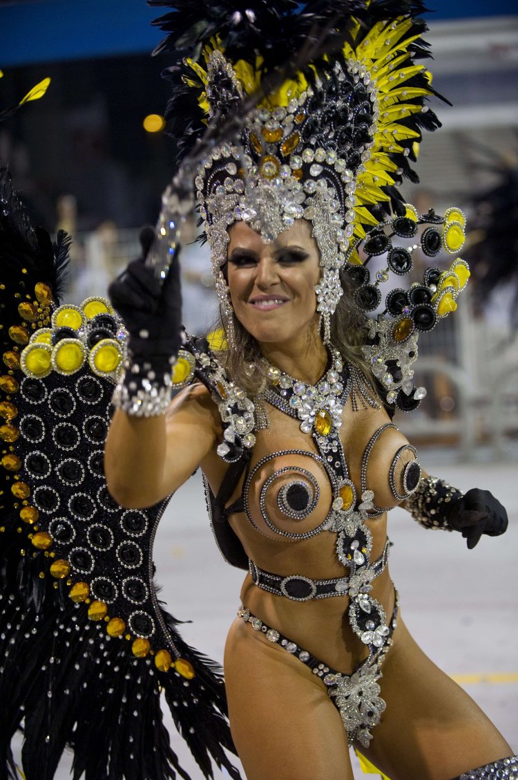 Бразилия карнавал женщины