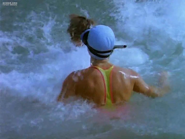 Келли Мак Грилл в купальнике