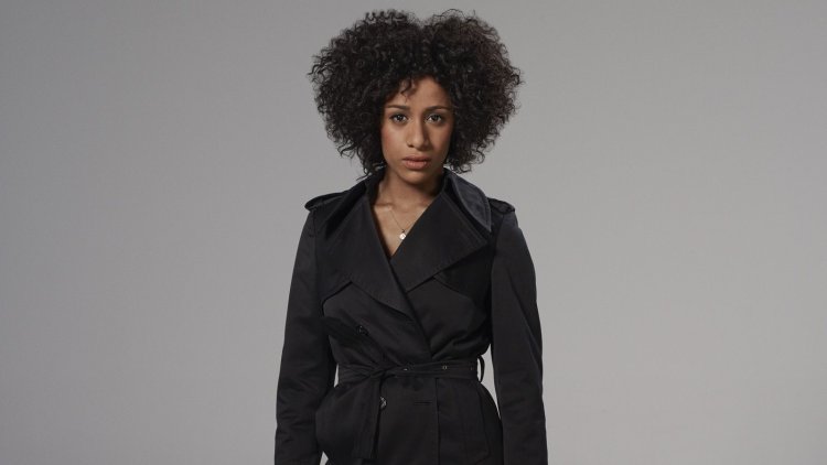 Лара Росси в купальнике