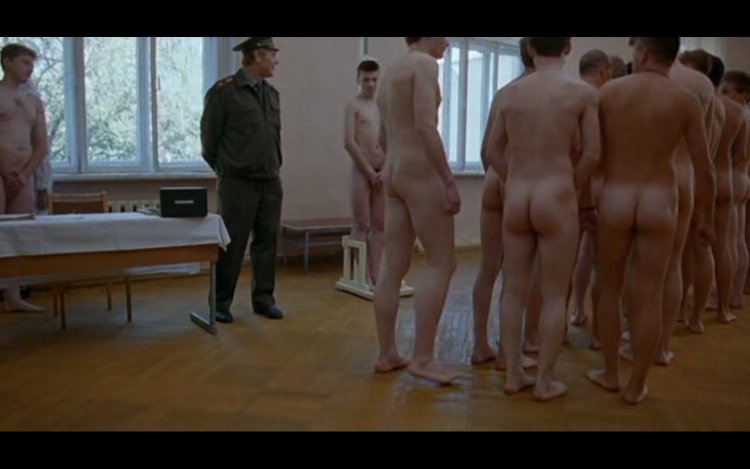 Голые призывники в военкомате