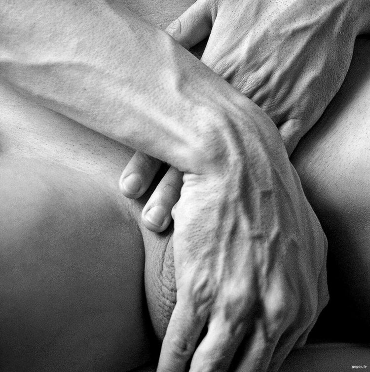 Куни сверху под платьем