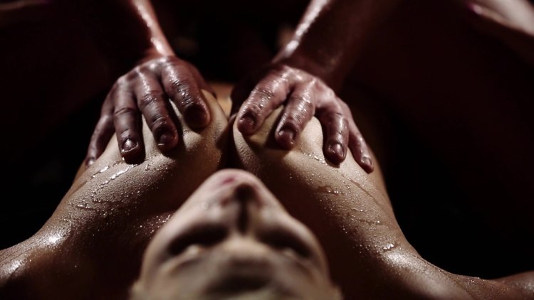 Эротическая массаж