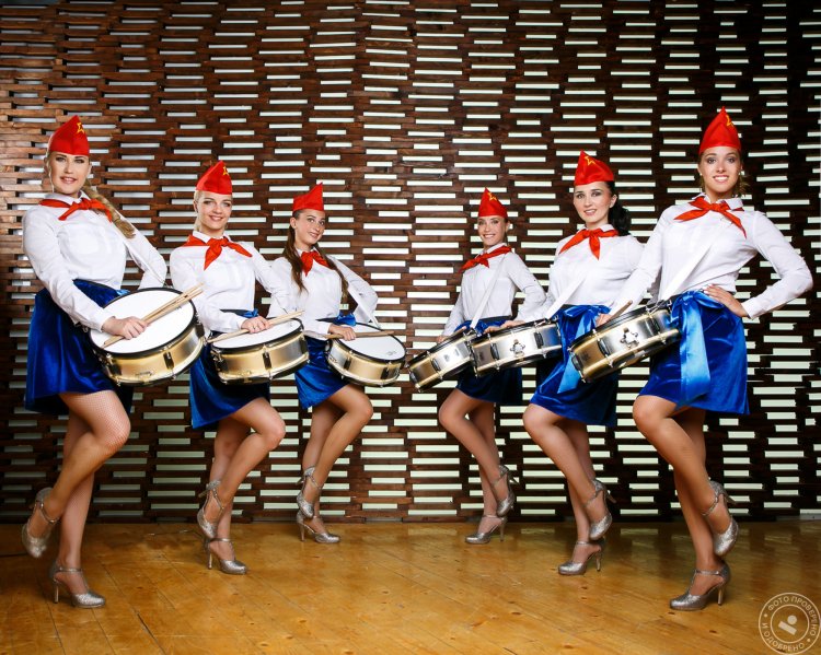 Шоу/ансамбль барабанщиц "emotion"