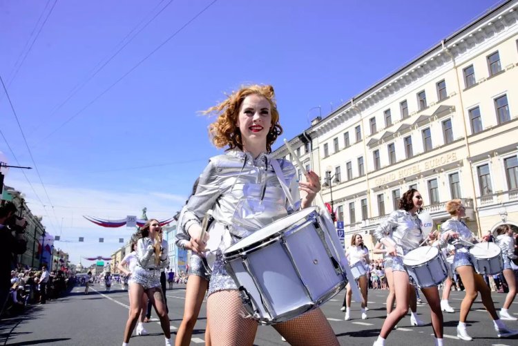 Ансамбль барабанщиц москвички