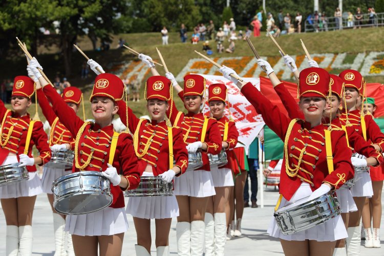 Отряд барабанщиц  виктория