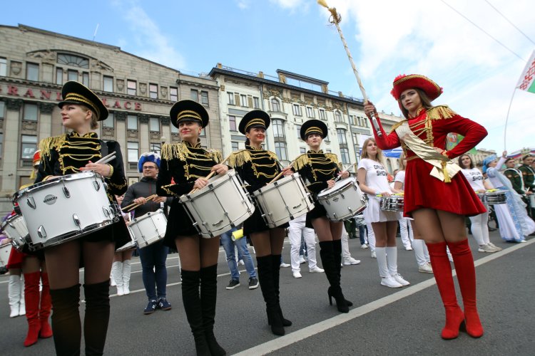 Ансамбль барабанщиц Drumsy