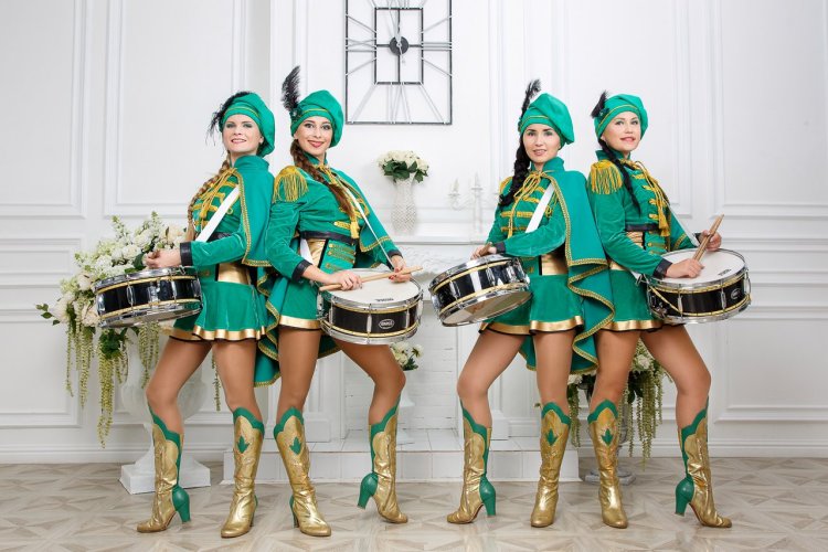 Барабанщицы на 23 февраля