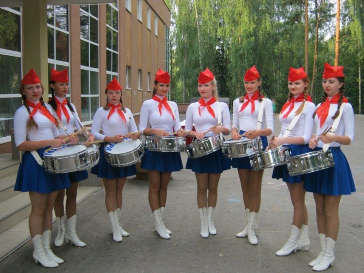 Шоу/ансамбль барабанщиц  emotion