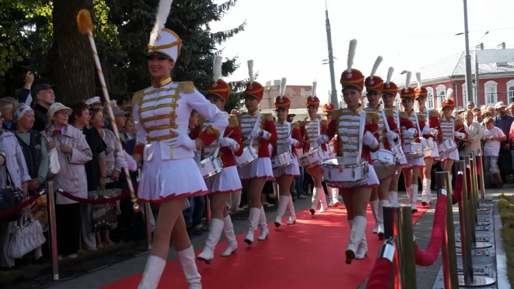 Юные барабанщицы