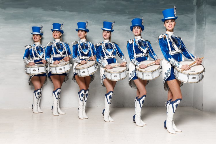 Девочка Пионер