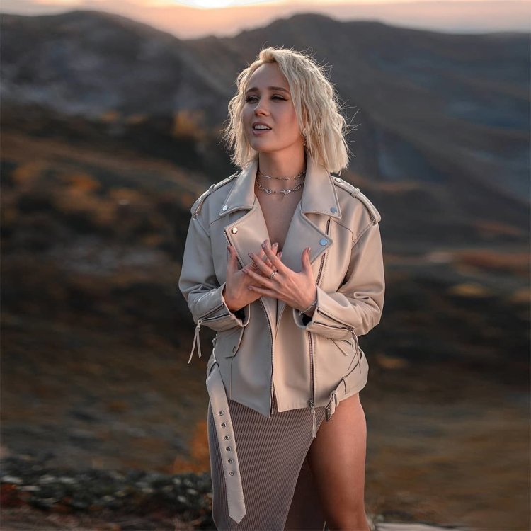 Клава Кока на Мальдивах