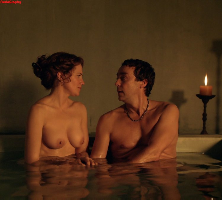 Люси Лоулесс голая в фильмах Спартак