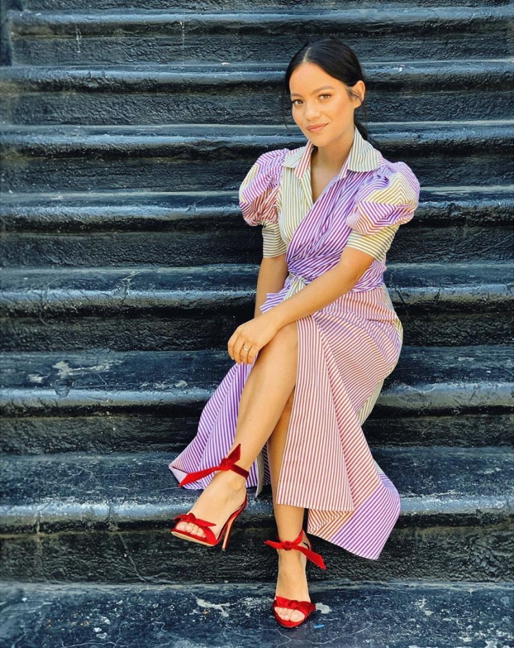 Наталья Рейес ноги