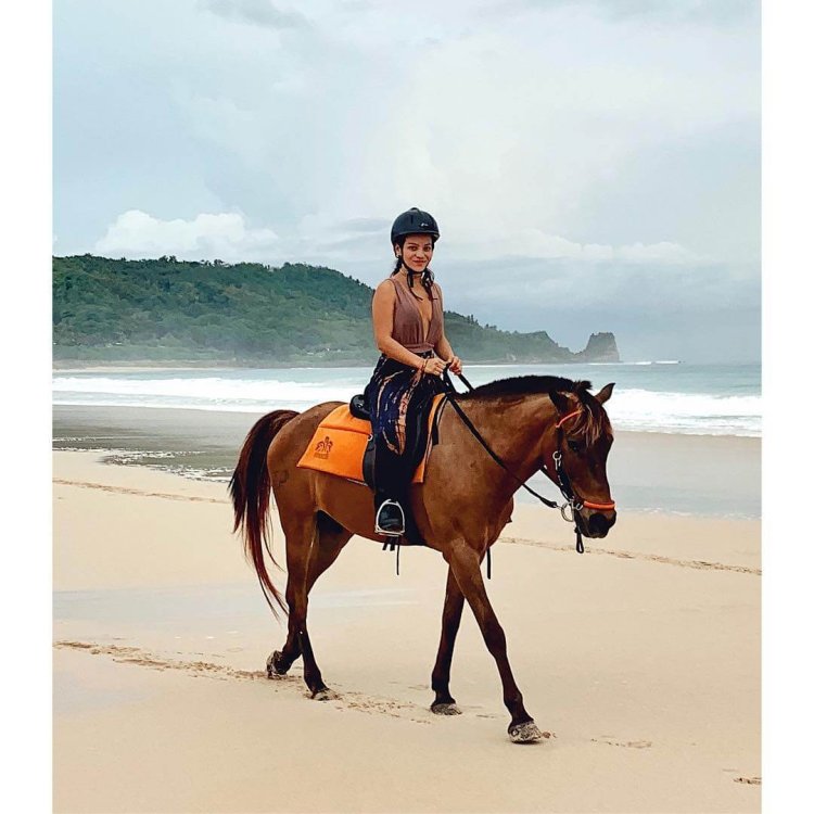 Наталья Рейес на пляже