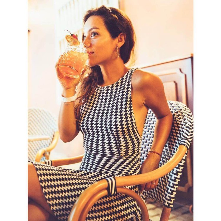 Наталья Рейес ноги