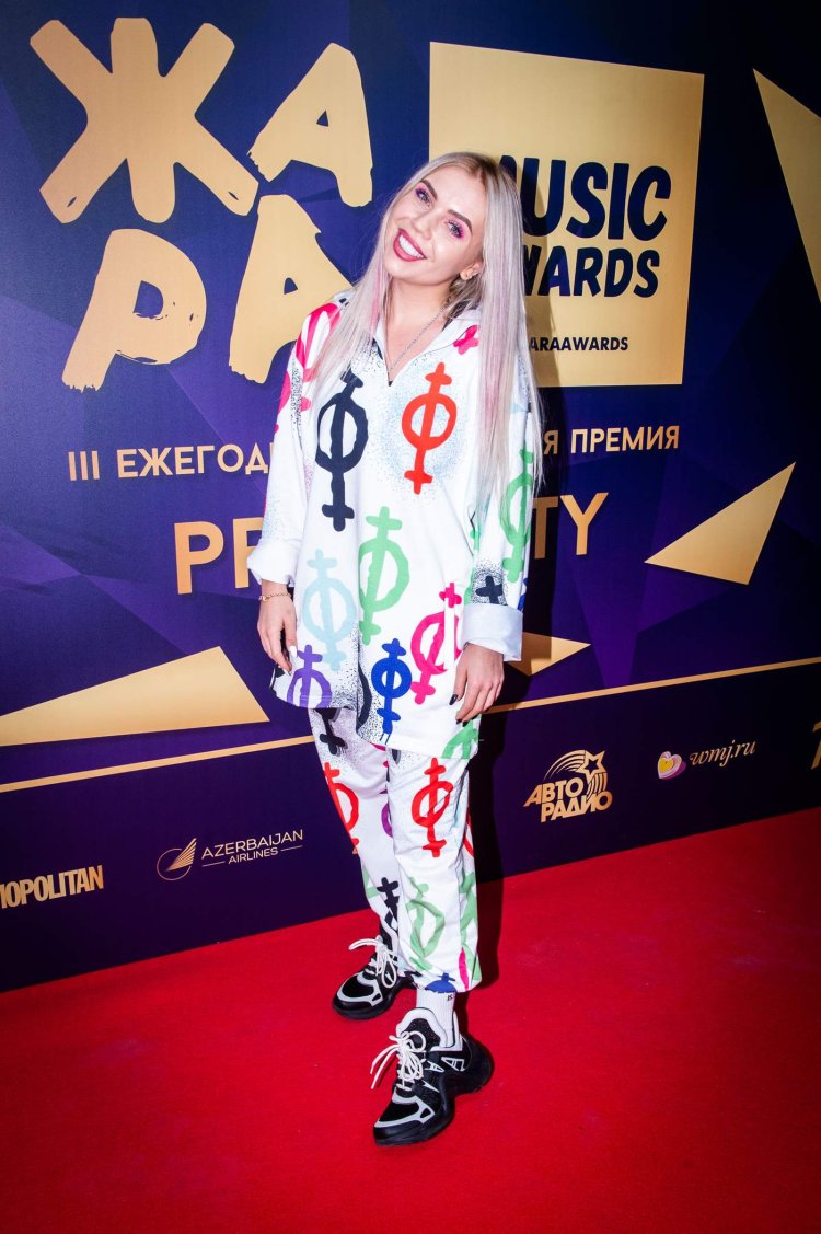 Домашние девочки в чулочках