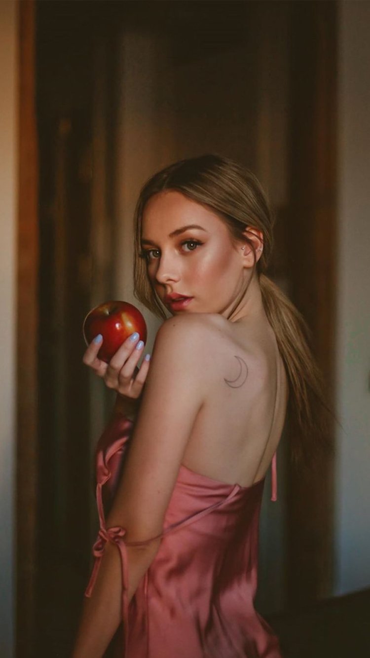 Эстер Экспозито горячие элита