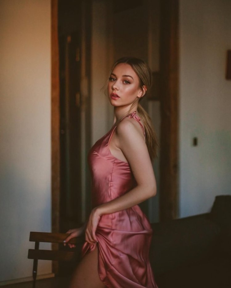 Эстер Экспосито и Альваро Рико