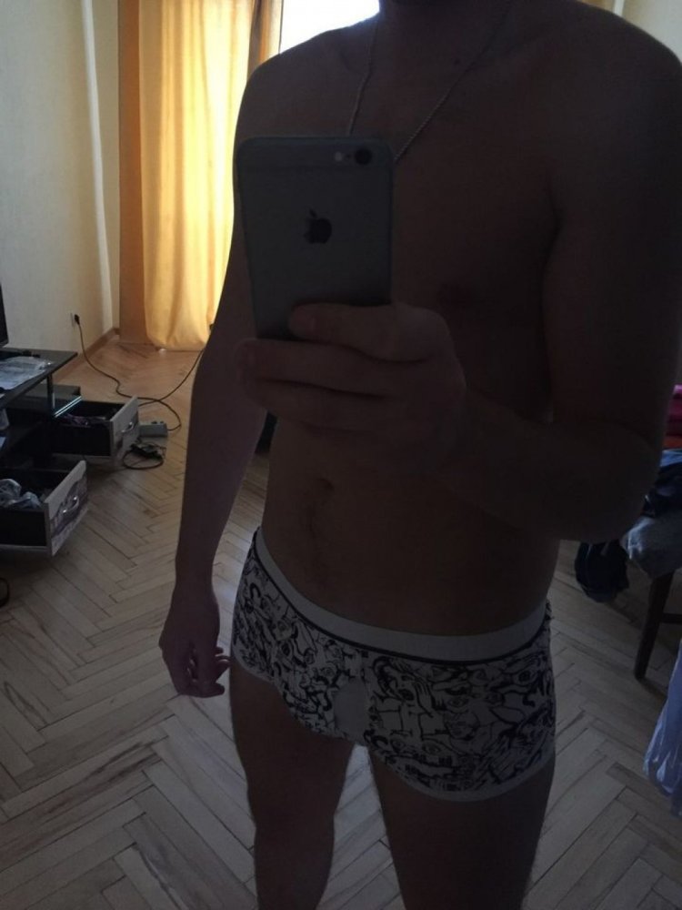 Спортивные парни селфи