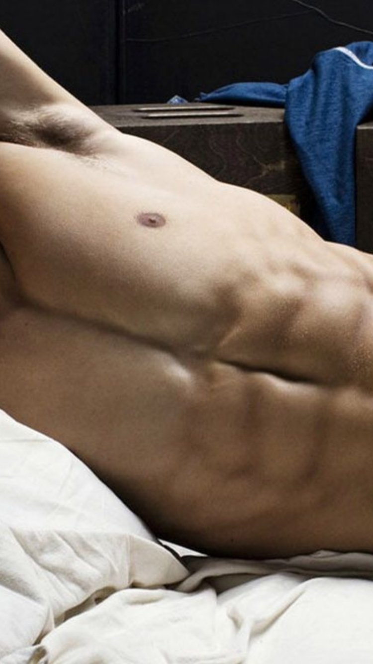 Накаченные парни селфи