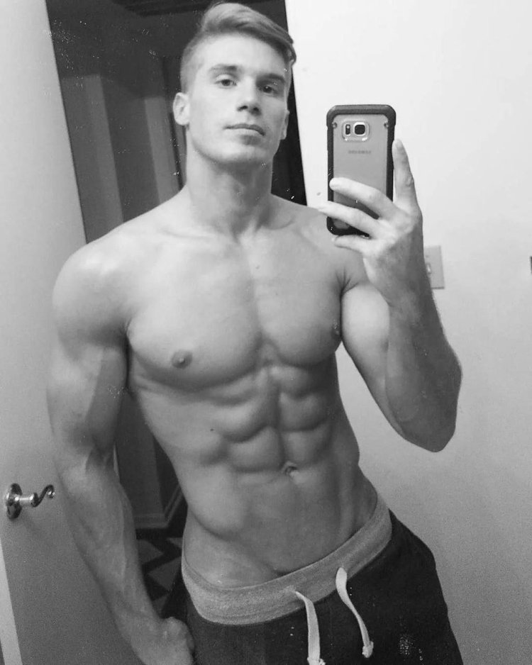 Мужской пресс селфи