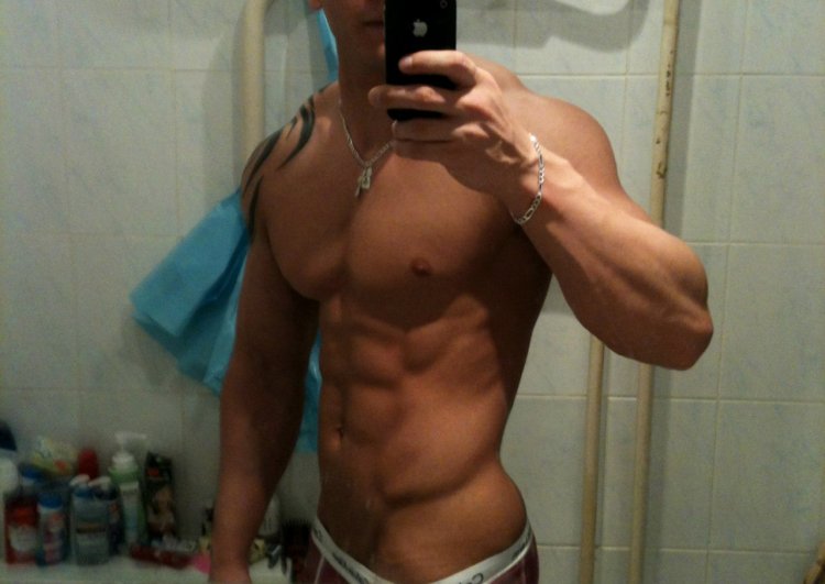 Мужское тело селфи