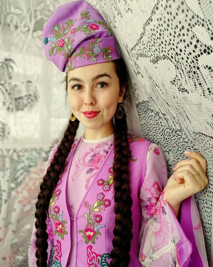 Крымскотатарская девушка