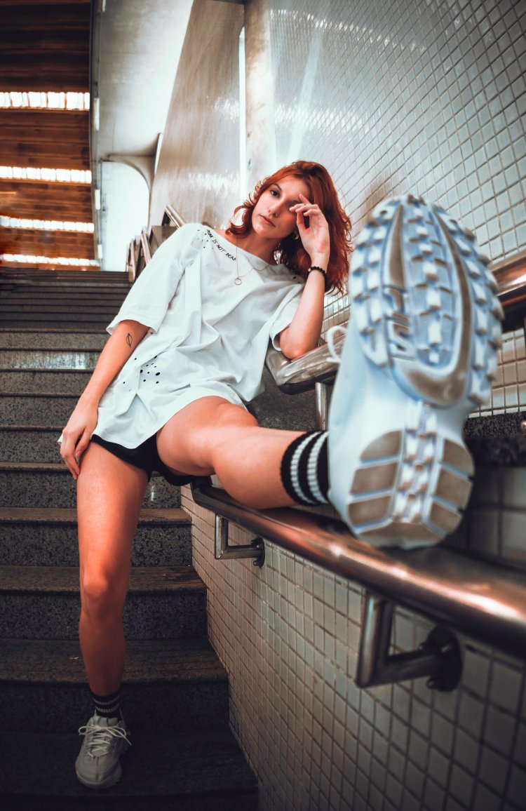 Диана Мелисон горячая курит