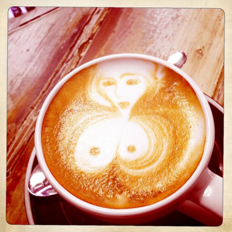 Кофе в постель черно белое