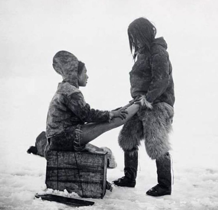 Эскимосские женщины и девушки