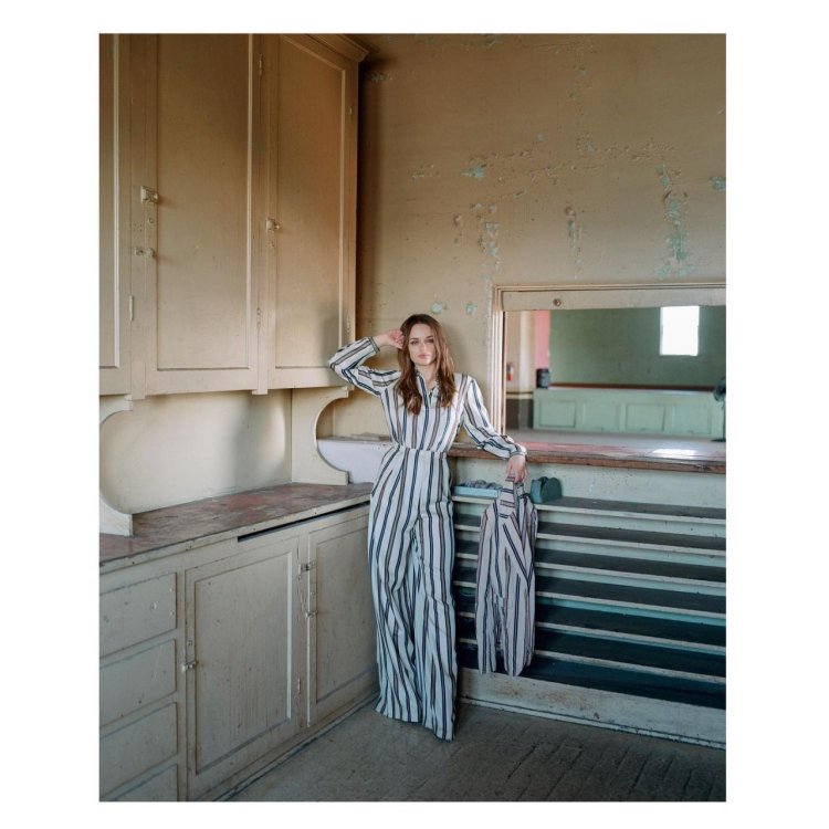 Джоуи Кинг топлесс