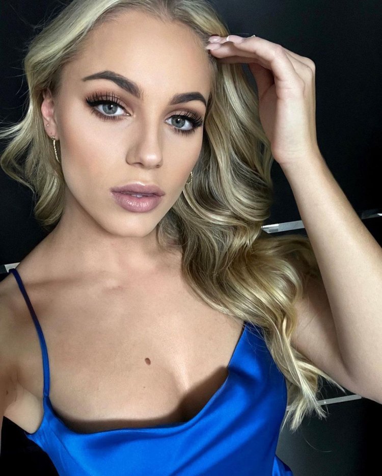 Мадлен Райт футболистка