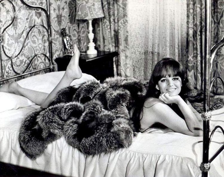 Клаудия Кардинале голая