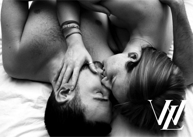 Страстная поцелуй