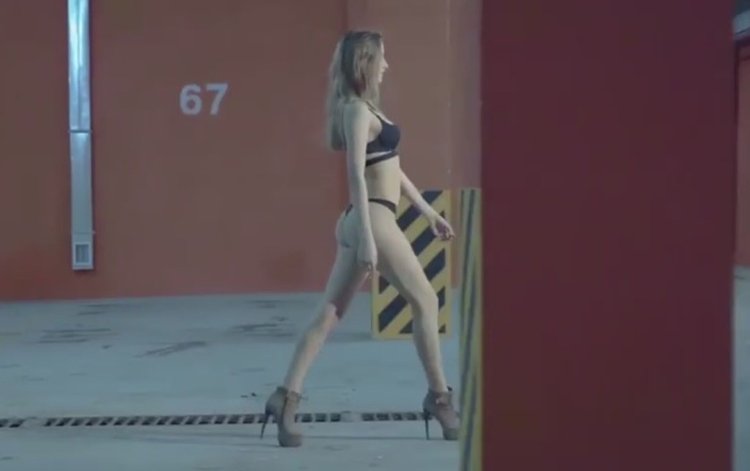 Казахская блогерша Айжан