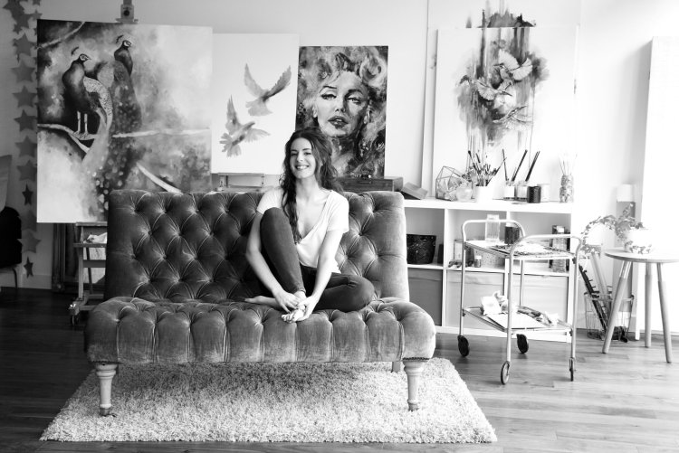 Кэти Фезерстон грудь