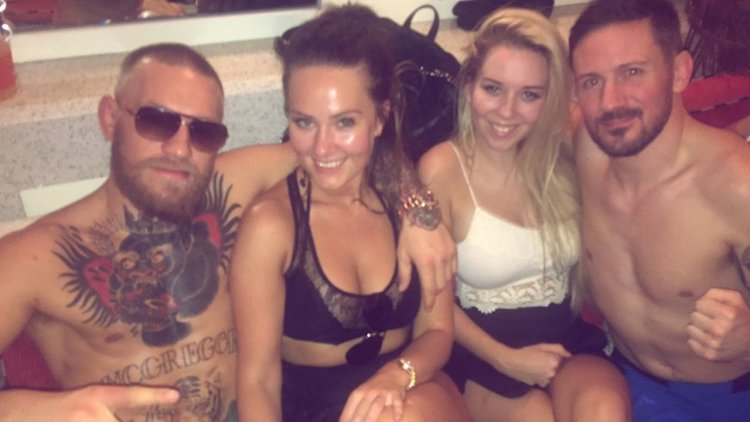 Дин Девлин девушка