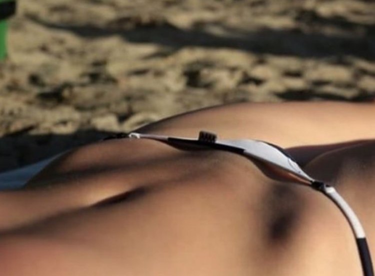 Мария Менунос бикини