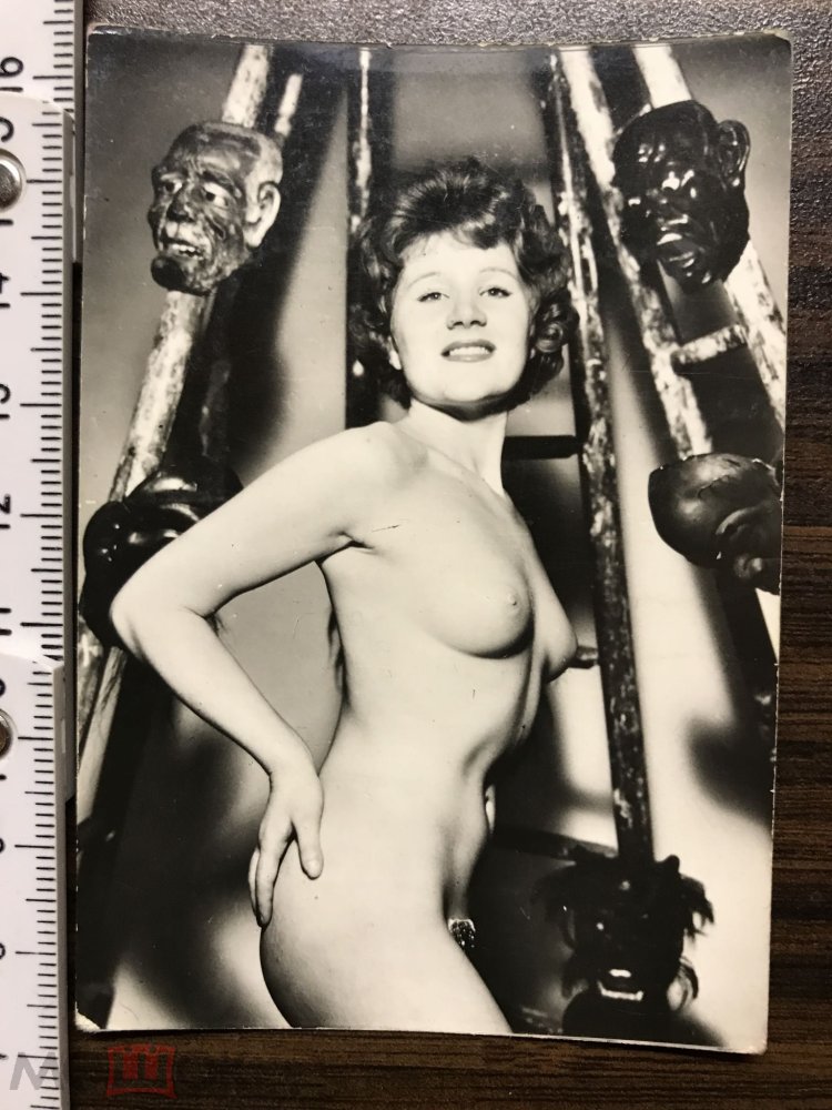 Красивые голые женщины 20 века