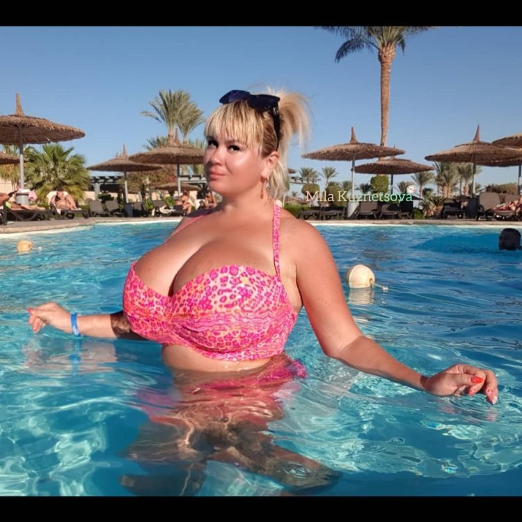 Большая грудь в соцсетях