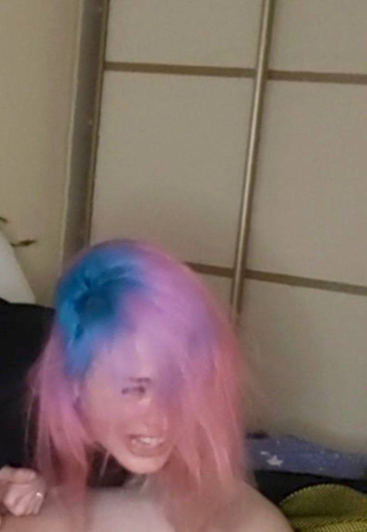 Жена бумыча нави