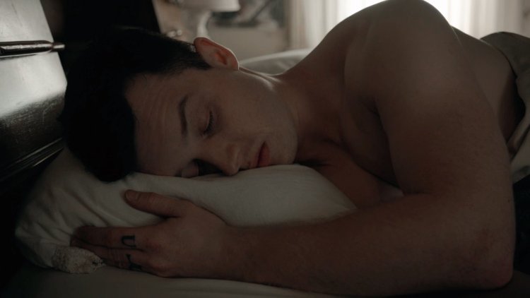 Микки Милкович голый