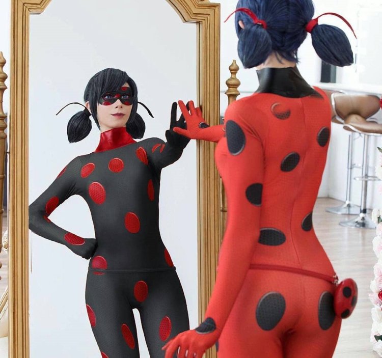 Голая Маринетт