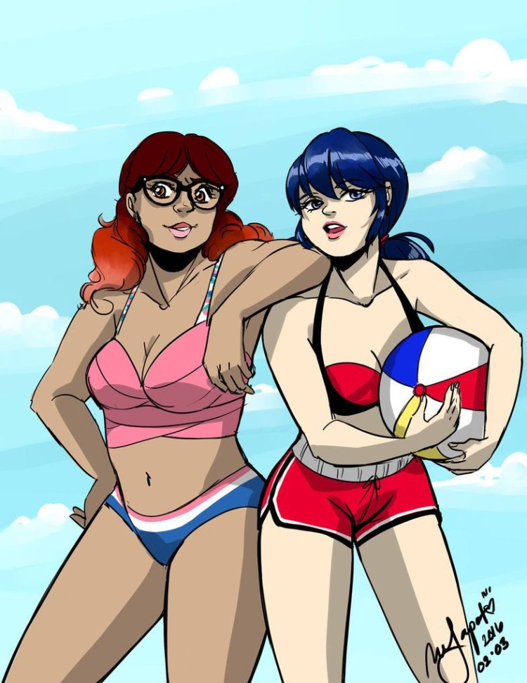 Маринет в купальнике