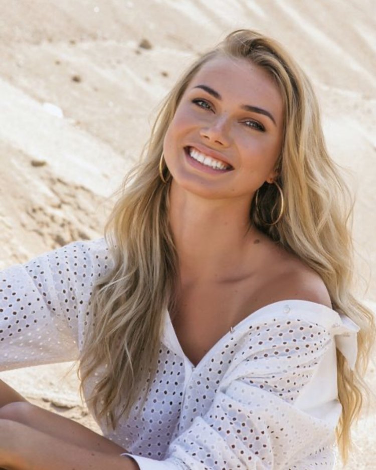 Саския Алусалу горячие