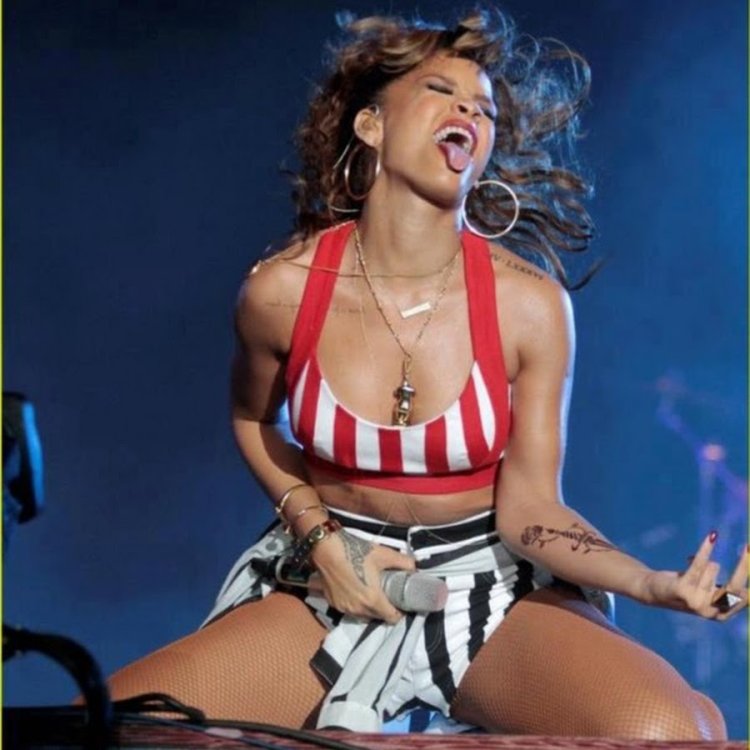 Фото певицы Рианна Максим